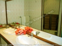 2_star_hotel_island_sport_hotel_bathroom.jpg