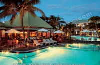 3_star_hotel_veranda_hotel_pool_at_night.jpg