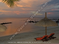 le_recif_hotel_mauritius_beach_and_sea_view_at_night.jpg