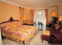 4_star_hotel_indian_resort_hotel_bedroom.jpg