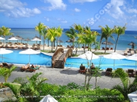 aerial_view_of_the_private_pool_le_meridien_hotel_mauritius.jpg