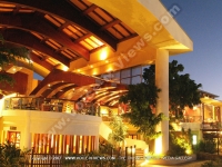 the_entrance_of_la_faya_restaurant_at_le_meridien_mauritius.JPG