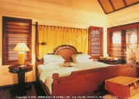 5_star_hotel_le_prince_maurice_hotel_bedroom_view_.jpg