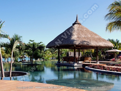 les pavillons hotel mauritius jkiosk and pool view
