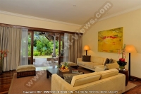 maradiva_villas_resort_and_spa_hotel_mauritius_luxury_suite_villa_living_room.jpg