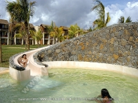 movenpick_resort_and_spa_hotel_mauritius_kids_having_fun_at_the_swimming_pool.jpg