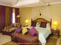 movenpick_resort_and_spa_hotel_mauritius_suite.jpg