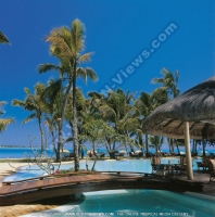 5_star_hotel_one_and_only_le_saint_geran_hotel_pool_deck_and_bar.jpg