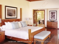 5_star_hotel_shanti_maurice_presidential_villa_bedroom.jpg
