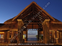 the_grand_mauritian_a_luxury_collection_resort_and_spa_mauritius_main_entrance_at_night.jpg