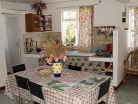 les_bougainvillers_apartments_mauritius_dining_room_and_kitchen_amenities.jpg