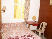 les_bougainvillers_apartments_mauritius_single_bedroom.jpg