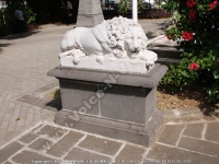 company_gardens_entrance_lion_statue_mauritius.jpg