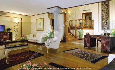 royal palm hotel mauritius royal suite living room
