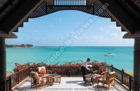 royal_palm_hotel_mauritius_bar_and_sea_view.jpg