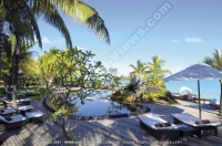 royal_palm_hotel_mauritius_sun_bed_at_the_swimming_pool.jpg