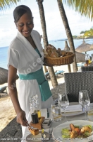 royal_palm_hotel_mauritius_waitress.jpg