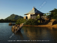 villa_mauritius_black_river_fahree_honeymoon_suite.jpg