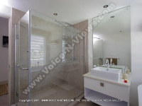 superior_penthouse_apartments_cap_malheureux_ref_94_bathrrom_with_shower.jpg