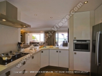 superior_penthouse_apartments_cap_malheureux_ref_94_kitchen_general_view.jpg