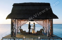 trou_aux_biches_hotel_mauritius_just_married_couple_on_the_jetty.jpg