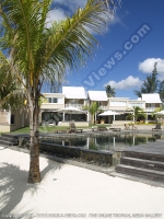 white_oak_villa_mauritius_swimming_pool_view.jpg