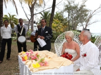 wedding_and_honeymoon_in_mauritius_shanon_and_nicolas_during_ceremony.jpg