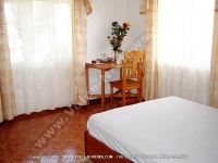 guest_house_les_palmiers_chamarel_mauritius_double_bedroom_view.jpg
