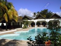 2_star_hotel_island_sport_hotel_pool.jpg