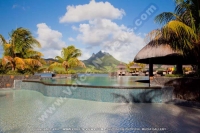 laguna_beach_hotel_and_spa_mauritius_swimming_pool_and_mountain_view.jpg