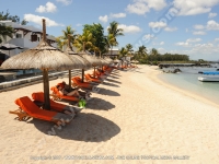 le_recif_hotel_mauritius_couple_relaxing_on_sun_bed_at_the_beach.jpg