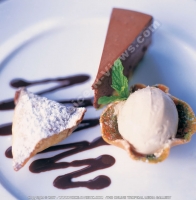 5_star_hotel_le_touessrok_hotel_chocolate_mouse_cake_and_chocomosa.jpg