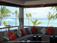 les_pavillons_hotel_mauritius_terrace_and_sea_view_from_the_bar.jpg
