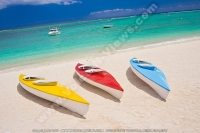 pearle_beach_hotel_mauritius_kayak_lying_on_the_beach.jpg