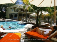 general_view_of_the_pool_standard_hotel_pereybere_mauritius_ref_183.jpg
