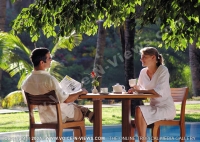 le_canonnier_hotel_mauritius_couple_at_tea_time.jpg