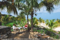 le_victoria_hotel_mauritius_couple_chilling_out.jpg