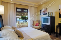 paradis_hotel_mauritius_presidential_villa_bedroom_and_terrace_view.jpg