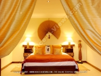 general_view_of_the_premium_villa_pereybere_mauritius_ref_16_deluxe_bed.JPG