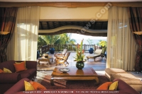 royal_palm_hotel_mauritius_presidential_suite_living_room_and_balcony_view.jpg