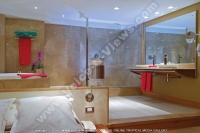 shandrani_resort_and_spa_hotel_mauritius_senior_suite_bathroom.jpg