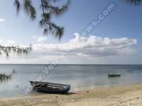 superior_beach_villa_black_river_mauritius_ref_166_pirogue_and_sea_view.jpg