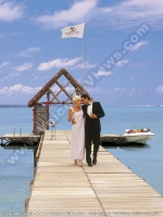 wedding_le_coco_beach_hotel_mauritius_just_married_couple_and_sea_view.jpg